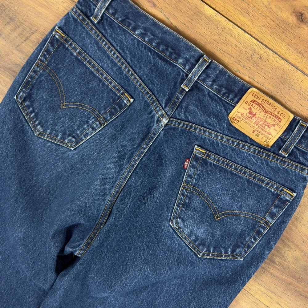 Levis 505 Straight Leg Jeans Mens 33x28 Medium Wash Blue Denim Pants‎ 505-0216